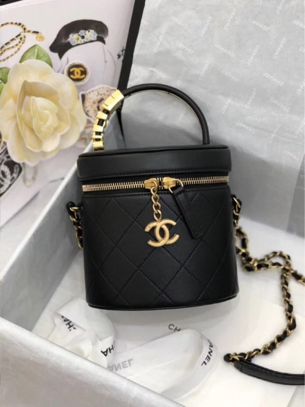 Classic CHANEL bag: A Stylish and Versatile Choice for Elegance